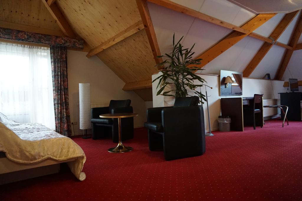 Lucy'S Inn Eesergroen Eksteriør bilde